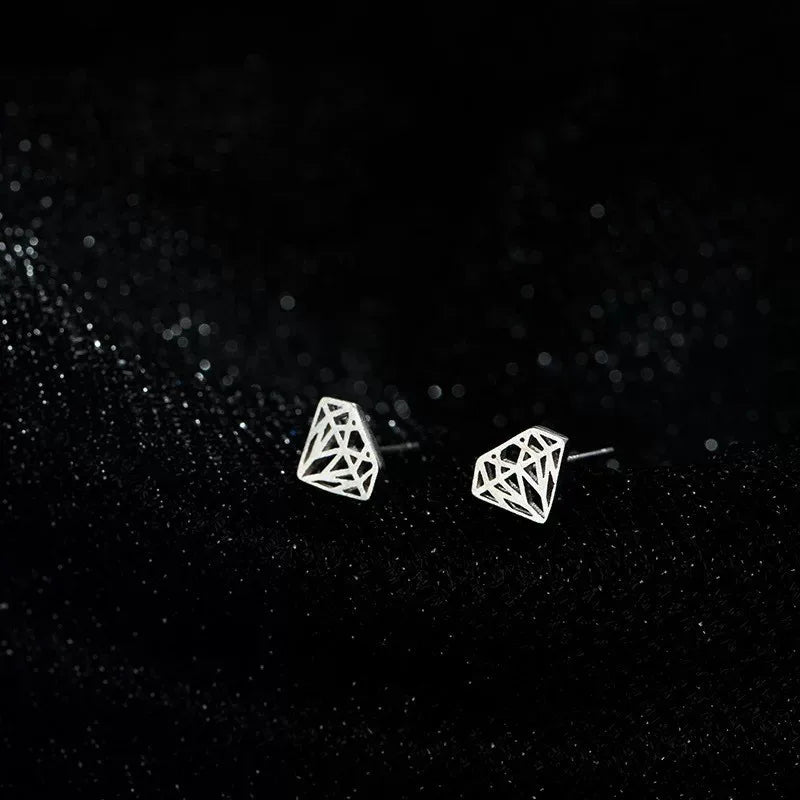 Heart Star – Elegante Herz-Ohrstecker für Frauen