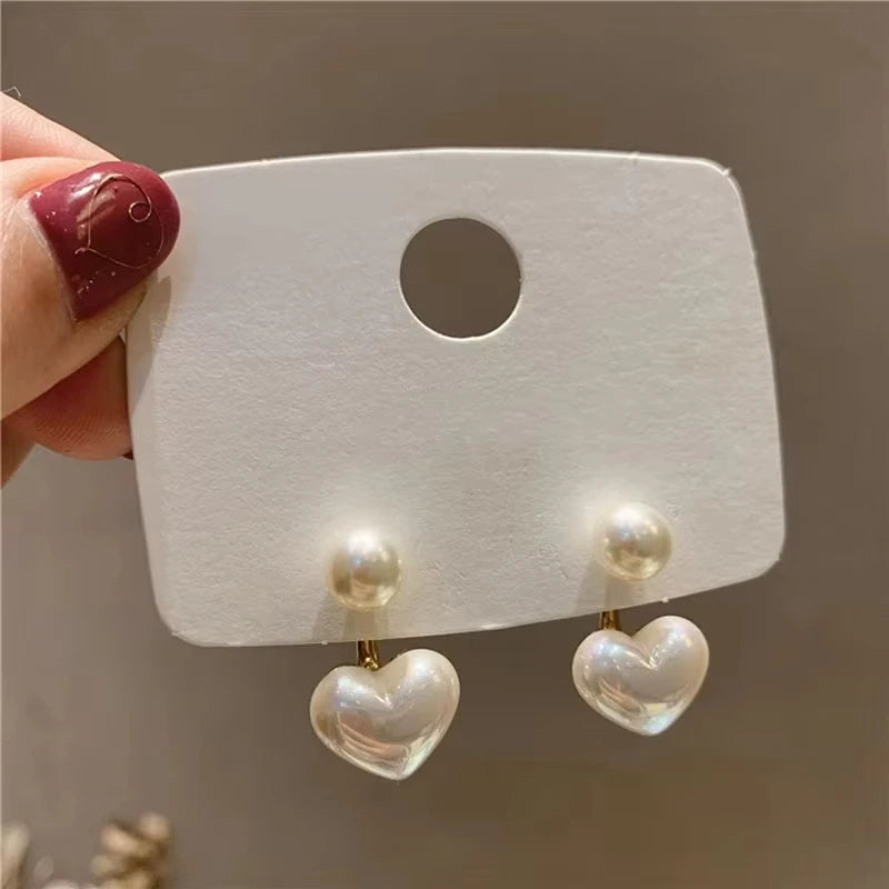Pearl Love – Elegante Perlen-Herz-Ohrstecker