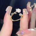 Golden Blossom – Eleganter Blumen-Zirkon-Ring