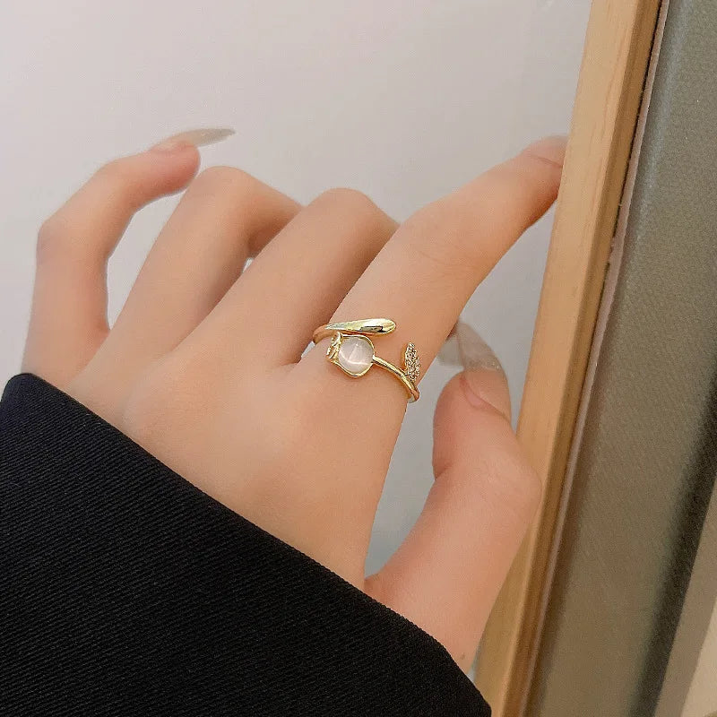 Golden Blossom – Eleganter Blumen-Zirkon-Ring