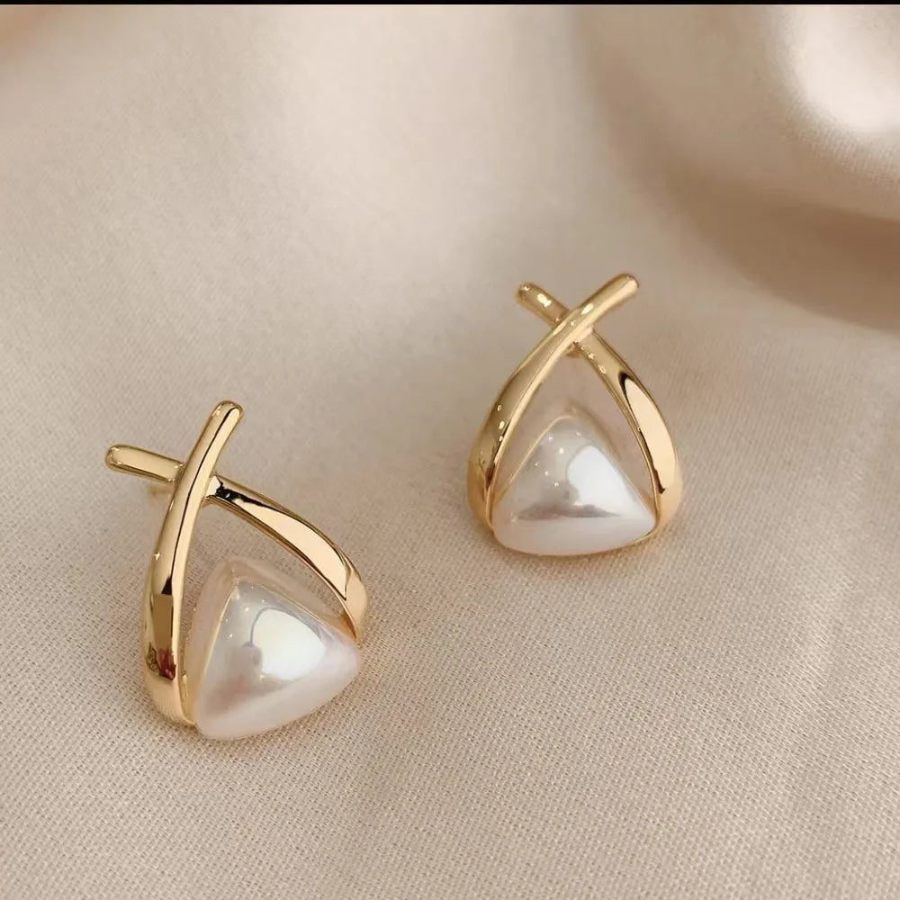Pearl Love – Elegante Perlen-Herz-Ohrstecker