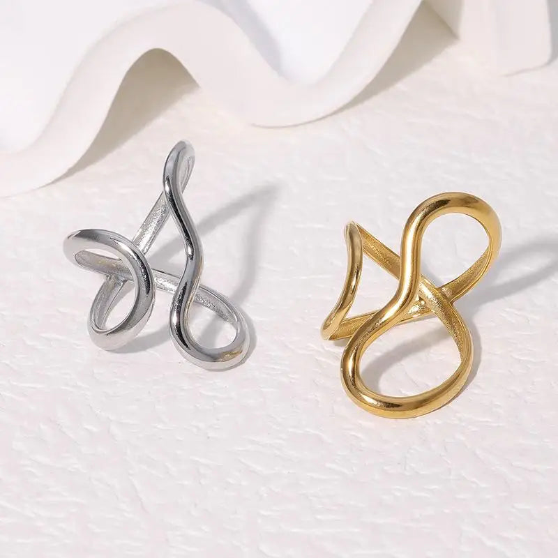 Golden Wave – Eleganter Offener Edelstahl-Ring