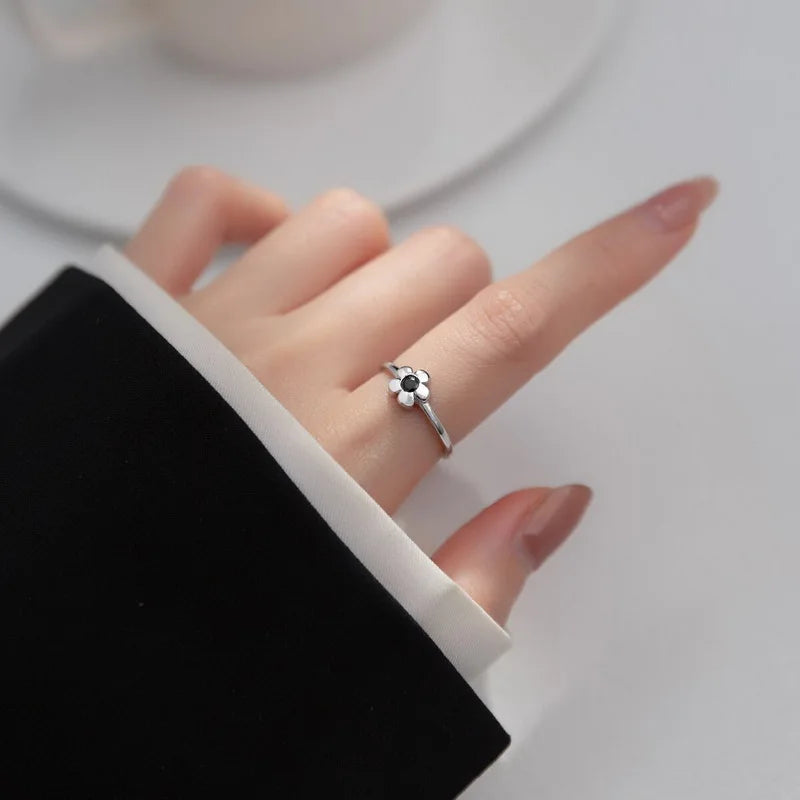 Golden Blossom – Eleganter Blumen-Zirkon-Ring