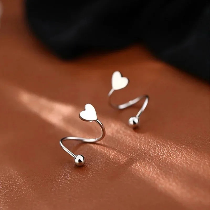 Twist Heart – Trendige Spiral-Ohrstecker aus Edelstahl