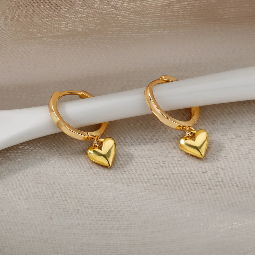 Golden Heart – Elegante Herz-Ohrringe aus Edelstahl