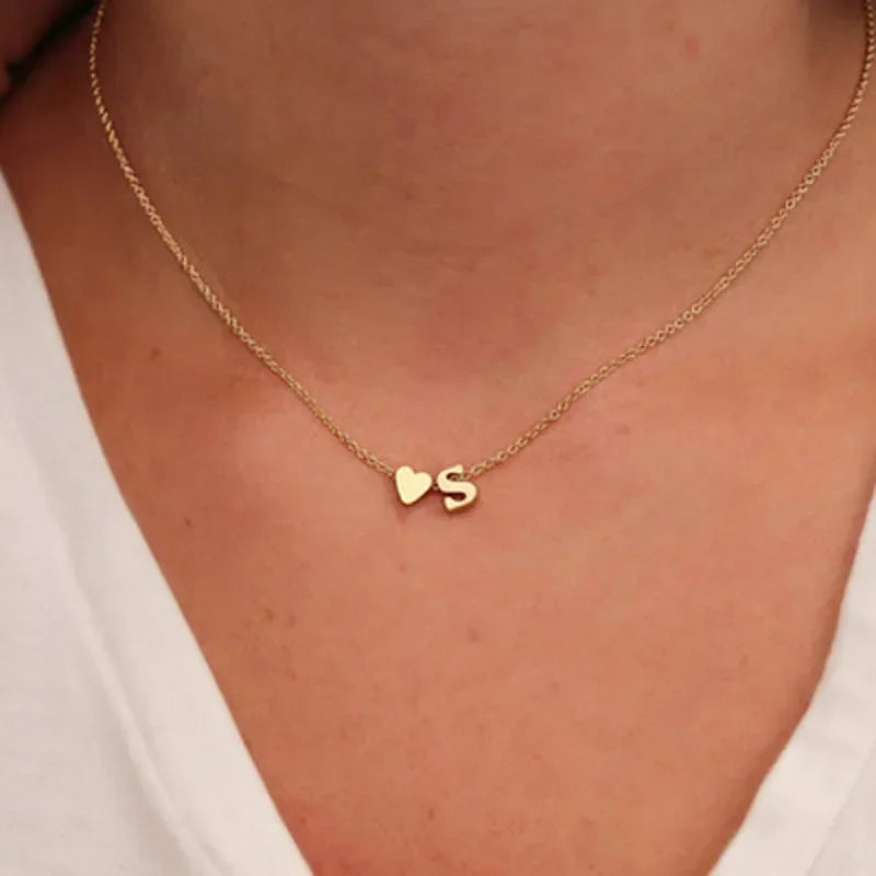 Personal Heart – Zarte Initialen-Halskette