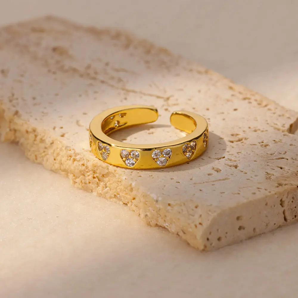 Golden Heart – Eleganter Zirkon-Herzring