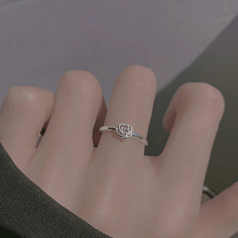 Golden Blossom – Eleganter Blumen-Zirkon-Ring