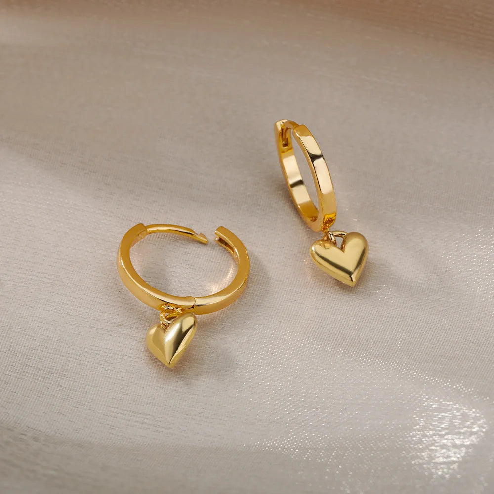 Golden Heart – Elegante Herz-Ohrringe aus Edelstahl
