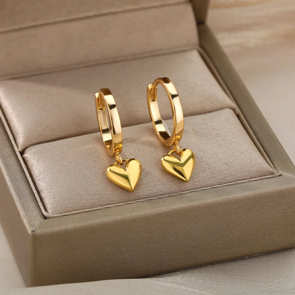Golden Heart – Elegante Herz-Ohrringe aus Edelstahl