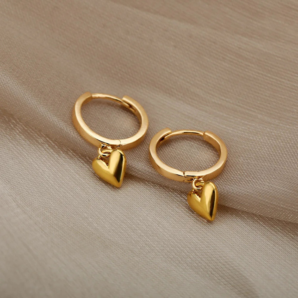 Golden Heart – Elegante Herz-Ohrringe aus Edelstahl
